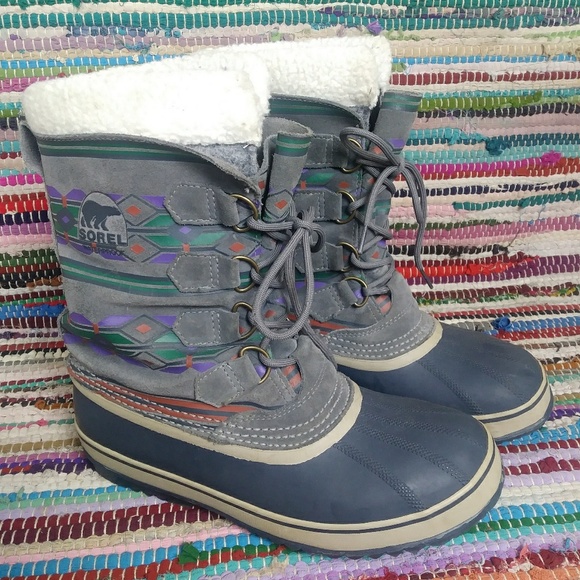 Sorel Shoes - Sorel Waterproof Diamond Print Boots. Size 11